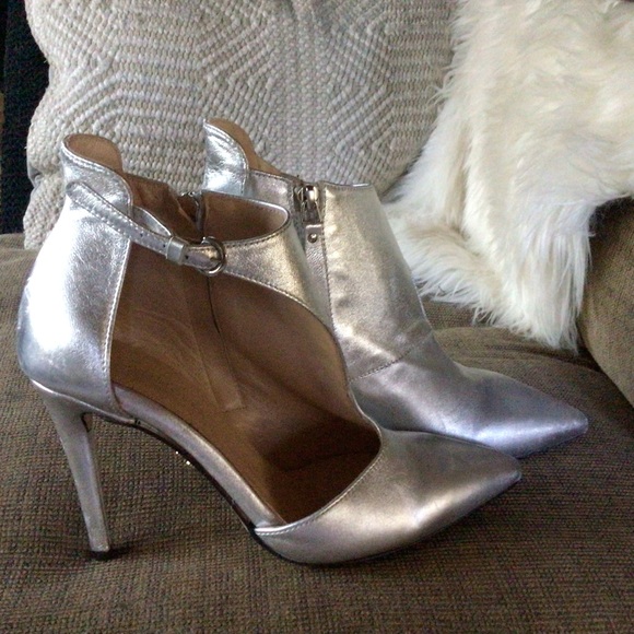 BEAUTISOLES/ SILVER BOOTIES - Picture 4 of 9